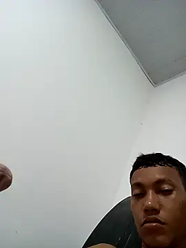 Snapshot of Brayan51_- chatting on September 16, 6:03 am Brayan51 - online show from September 16, 6:03 am