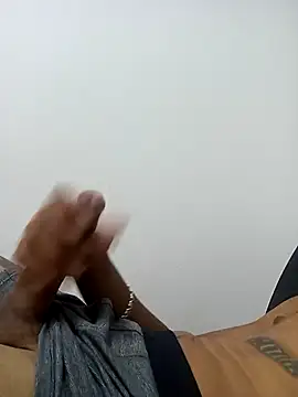 Snapshot of Brayan51_- chatting on September 17, 5:20 am Brayan51 - online show from September 17, 5:20 am