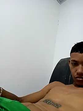 Snapshot of Brayan51_- chatting on September 21, 6:04 am Brayan51 - online show from September 21, 6:04 am