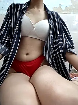 miss raavy online show from September 15, 9:42 am