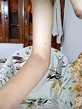 miss raavy online show from March 28, 8:36 am