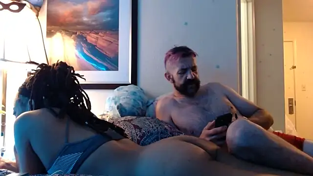 Snapshot of Longdongsilver_323 chatting on September 24, 9:01 am Longdongsilver 323 online show from September 24, 9:01 am