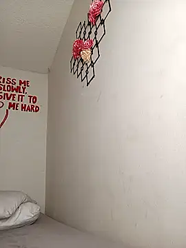 Snapshot of MilaFyre chatting on January 9, 2:03 am MilaFyre online show from January 9, 2:03 am