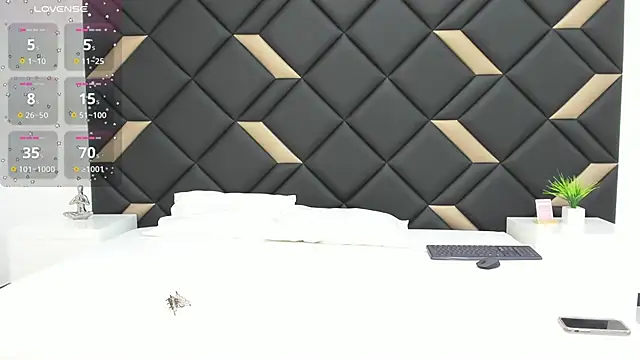 Snapshot of GeraldineSandoval chatting on September 30, 7:30 pm GeraldineSandoval online show from September 30, 7:30 pm