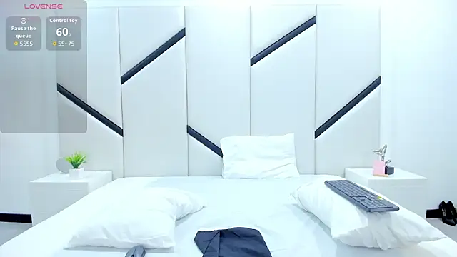 Snapshot of GeraldineSandoval chatting on November 13, 7:57 pm GeraldineSandoval online show from November 13, 7:57 pm