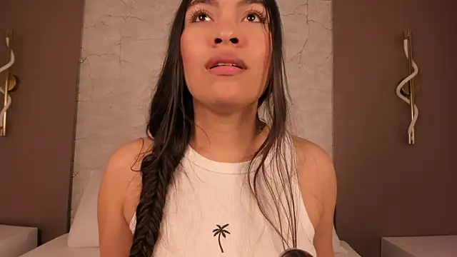 allie bruce online show from February 5, 3:22 am