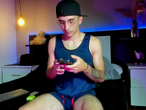 eriikjoness online show from November 13, 3:05 am