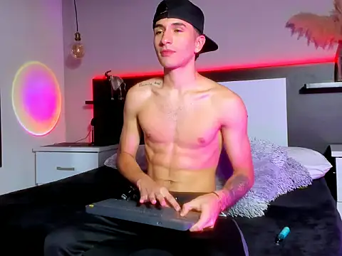 eriikjoness online show from December 22, 6:27 pm