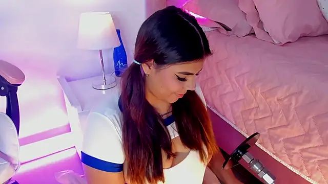 AliceThundeer online show from October 2, 4:08 am