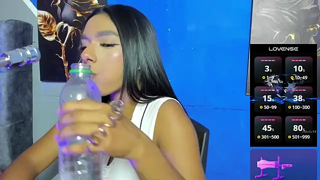 lau-hot online show from March 5, 7:54 pm