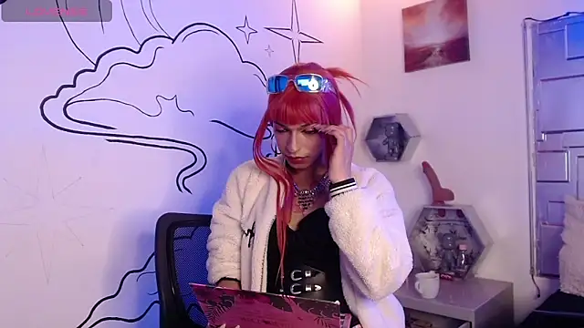 Trinity Knox online show from October 25, 4:24 pm