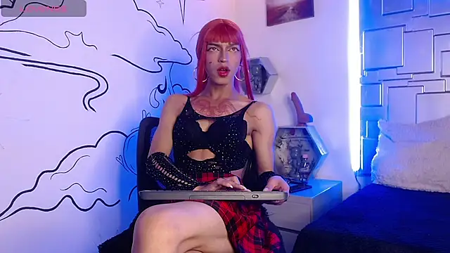 Trinity Knox online show from October 27, 6:45 pm