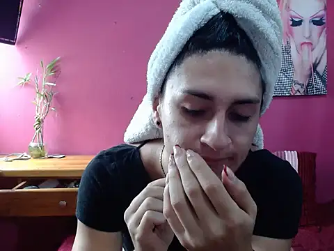 lola diez online show from September 8, 4:50 pm