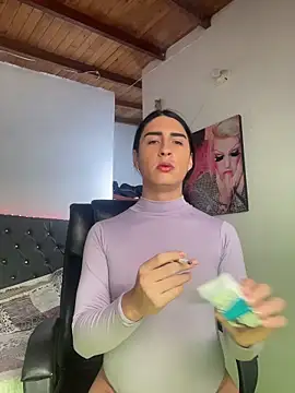 lola diez online show from November 20, 6:07 pm