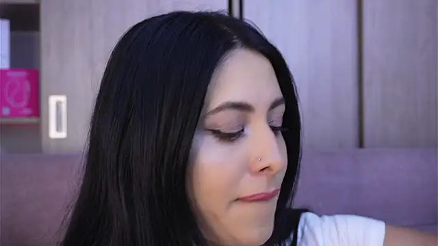 SophiieCumsx online show from March 27, 3:12 am