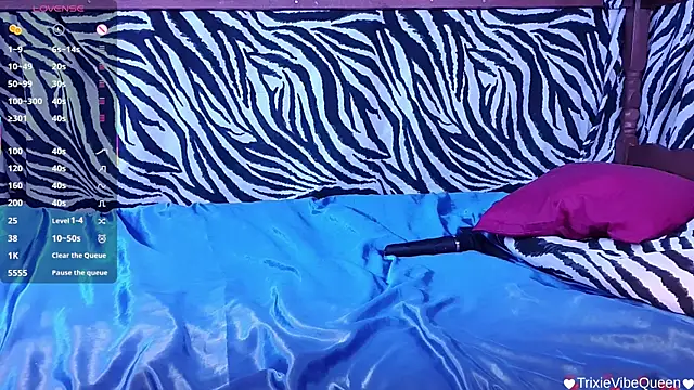 TrixieVibeQueen online show from July 26, 2:42 am