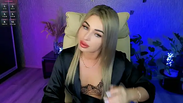 Snapshot of NikkiiStill chatting on June 19, 2:16 am NikkiiStill online show from June 19, 2:16 am
