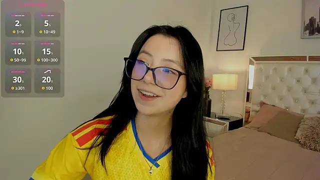 Snapshot of Zoe_Xra chatting on June 23, 8:29 pm Zoe Xra online show from June 23, 8:29 pm