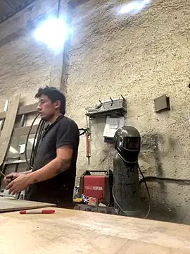 True Di online show from November 29, 4:10 pm