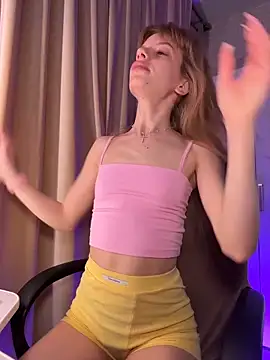 Snapshot of mari__papi chatting on April 1, 4:59 pm mari papi online show from April 1, 4:59 pm