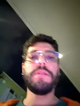 Snapshot of DanteWinter chatting on December 18, 2:17 am DanteWinter online show from December 18, 2:17 am