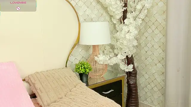 MadissonBonny  online show from October 22, 9:20 am