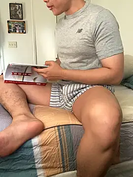 Snapshot of Pikachu19yo chatting on November 2, 12:02 am Pikachu19yo online show from November 2, 12:02 am