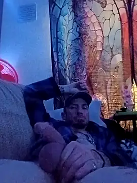 Mrluckstick online show from March 24, 3:39 pm