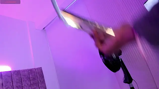 Ambeer fox  online show from March 18, 1:36 pm