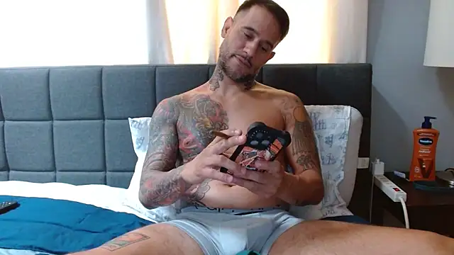 Snapshot of SexyFitDaddyy chatting on September 16, 4:30 pm SexyFitDaddyy online show from September 16, 4:30 pm