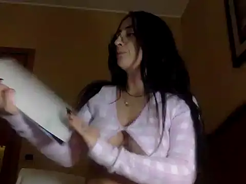 nikkaanderic online show from January 11, 4:34 pm