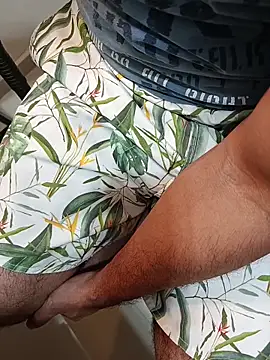 Snapshot of Gallo001 chatting on March 5, 1:12 am Gallo001 online show from March 5, 1:12 am