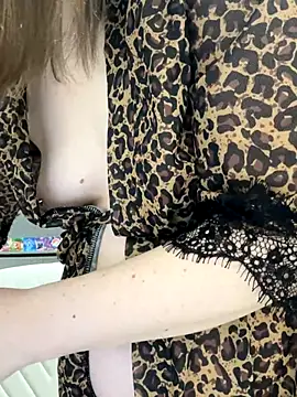 Risky-Flower online show from December 17, 6:47 pm