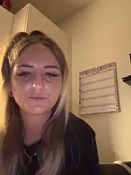 Snapshot of Lyra_XX chatting on June 16, 8:44 pm Lyra XX online show from June 16, 8:44 pm