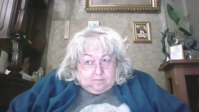 Lala-Love56 online show from October 31, 6:31 pm