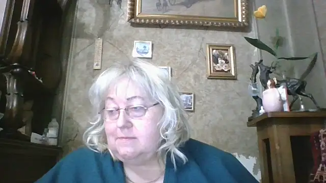 Lala-Love56 online show from April 6, 11:49 pm