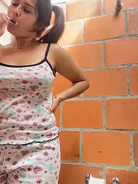 amberbakee online show from November 28, 1:58 pm