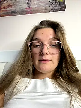 Snapshot of Bellatrisssaa chatting on November 12, 2:06 pm Bellatrisssaa online show from November 12, 2:06 pm