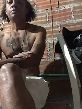 Snapshot of elpeluchenegroxxx3 chatting on February 11, 3:33 am elpeluchenegroxxx3 online show from February 11, 3:33 am