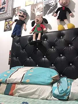 elpeluchenegroxxx3 online show from March 15, 12:27 am