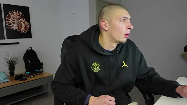 Ryan Dozer online show from February 8, 7:23 am