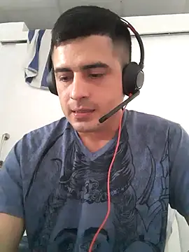 Andr3s69xxx online show from May 2, 5:40 pm