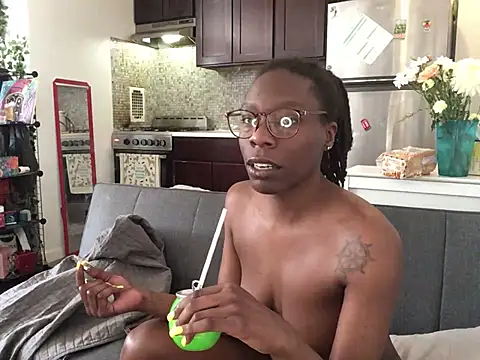 Snapshot of littyleesh1 chatting on March 17, 6:44 pm littyleesh1 online show from March 17, 6:44 pm