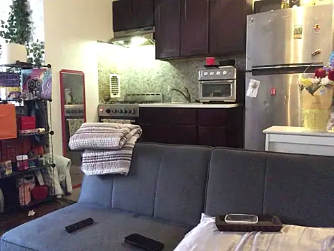 Snapshot of littyleesh1 chatting on April 11, 7:18 pm littyleesh1 online show from April 11, 7:18 pm