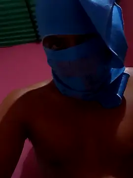 Snapshot of Apasionado001 chatting on March 1, 10:23 pm Apasionado001 online show from March 1, 10:23 pm