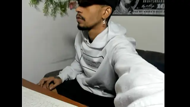 carl jhonson821 online show from November 3, 11:33 am