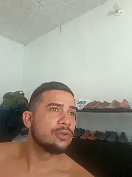 Snapshot of yeffito1 chatting on September 15, 5:35 pm yeffito1 online show from September 15, 5:35 pm