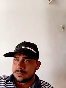 Snapshot of yeffito1 chatting on March 13, 8:04 pm yeffito1 online show from March 13, 8:04 pm