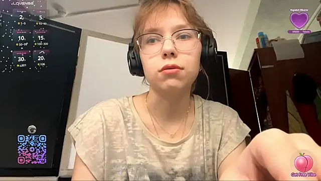 Snapshot of LouieRutt chatting on September 28, 9:25 am LouieRutt online show from September 28, 9:25 am