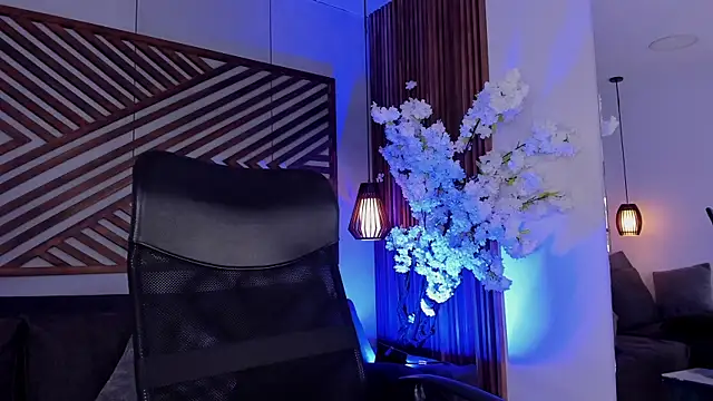 B Wild online show from June 20, 3:31 am